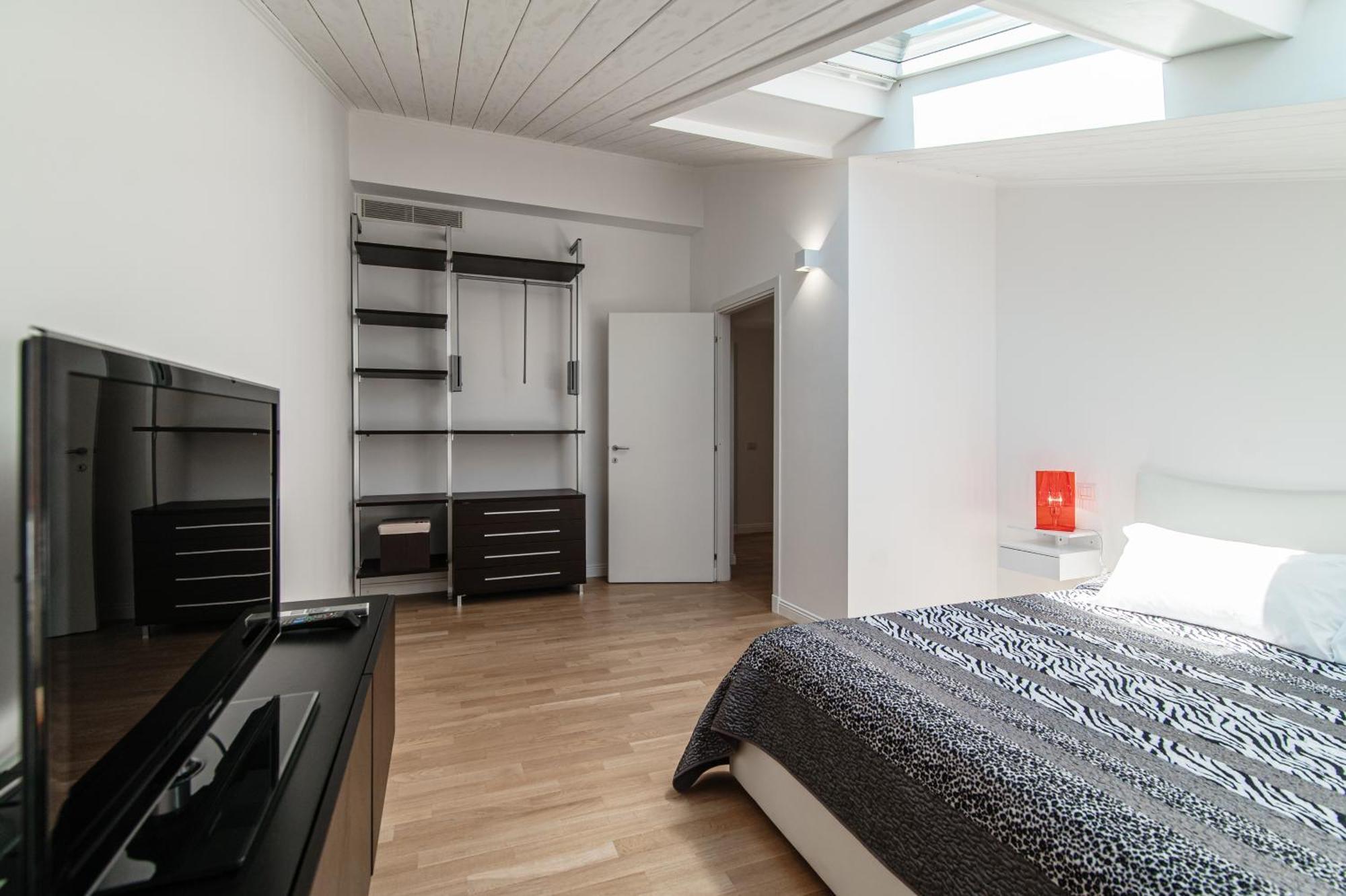 Attic 64 - The House Of Travelers Lägenhet Como Exteriör bild